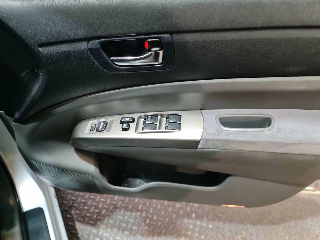 Toyota Prius 1.5 T4 Cvt Silver #15