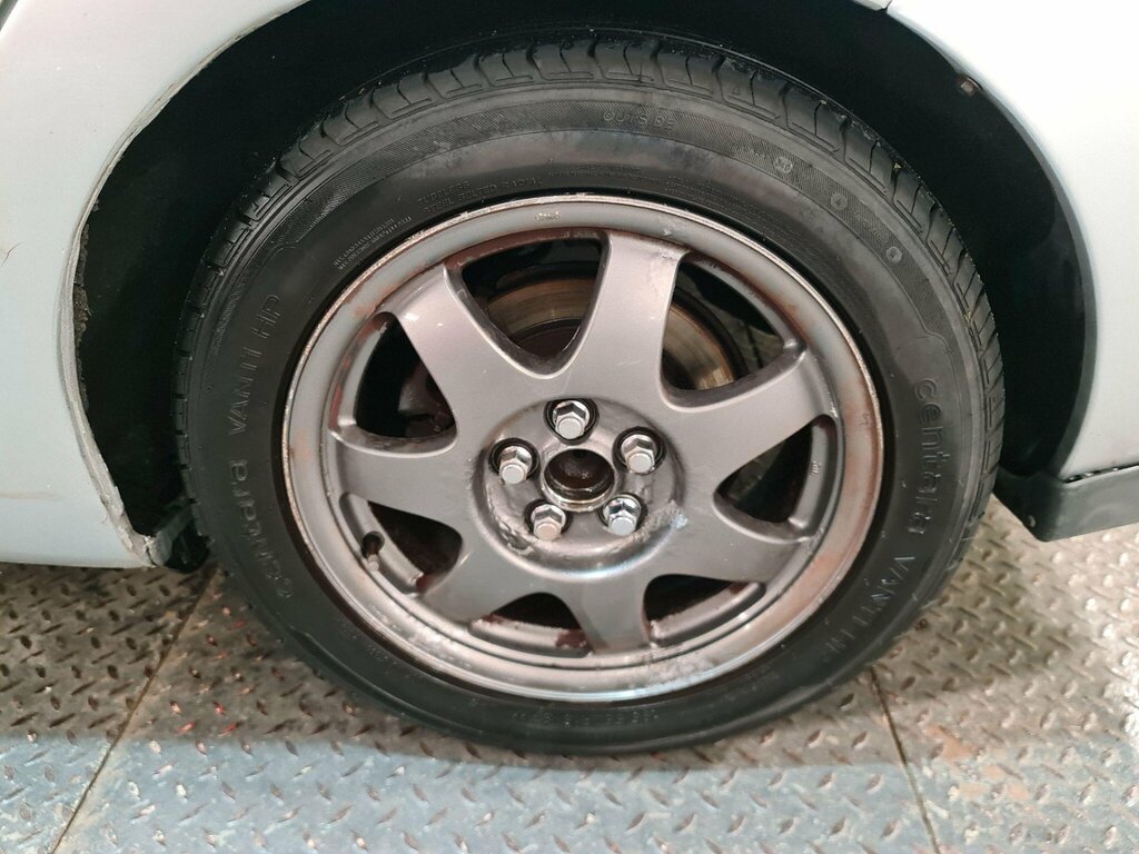 Toyota Prius 1.5 T4 Cvt Silver #25