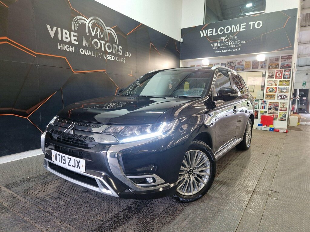 Mitsubishi Outlander 2.4H Twinmotor 13.8Kwh 5H Cvt 4Wd Euro 6 Ss Black
