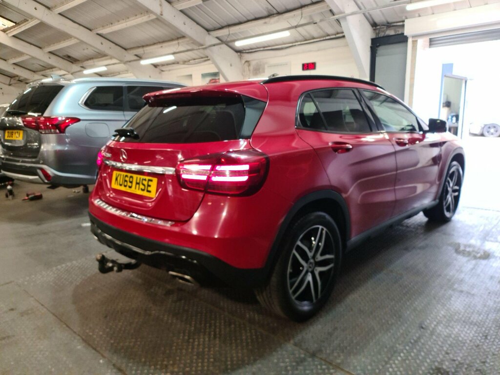 Mercedes-Benz GLA Class 1.6 Gla180 Urban Edition 7G-dct Euro 6 Ss KU69HSE Red #5