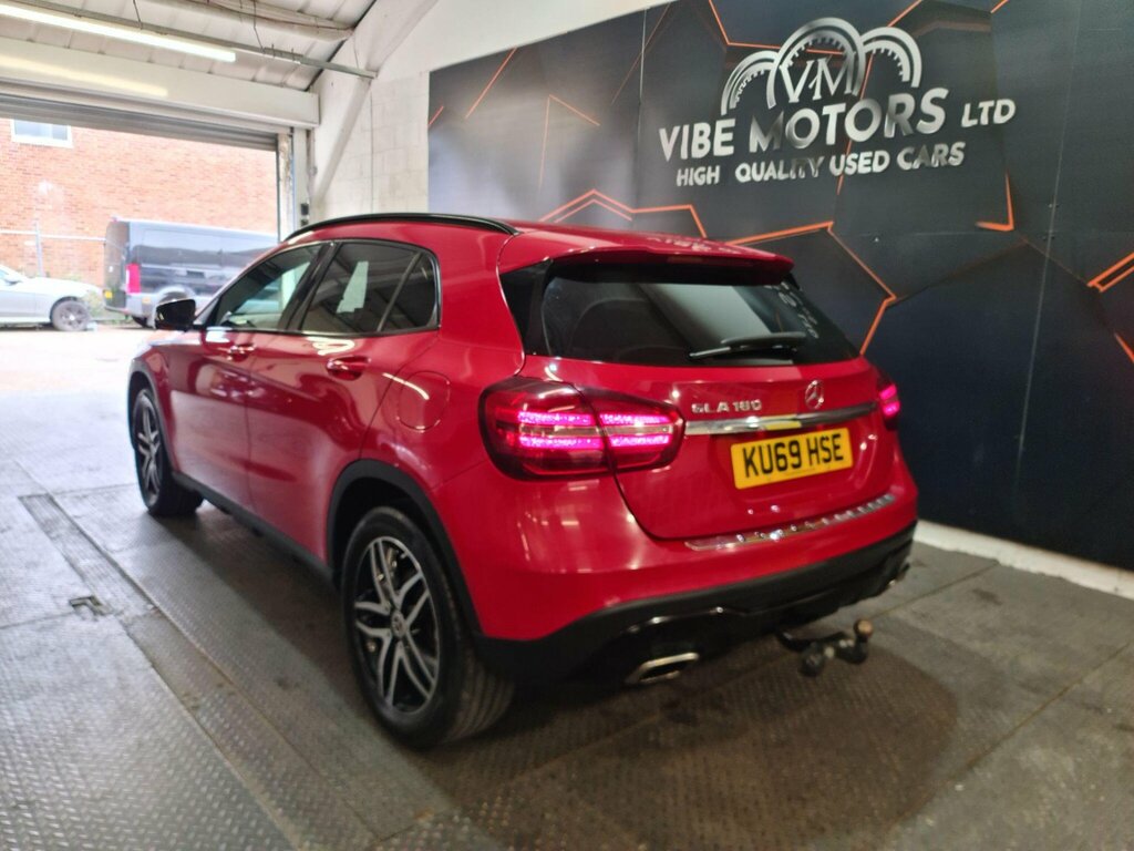 Mercedes-Benz GLA Class 1.6 Gla180 Urban Edition 7G-dct Euro 6 Ss KU69HSE Red #3