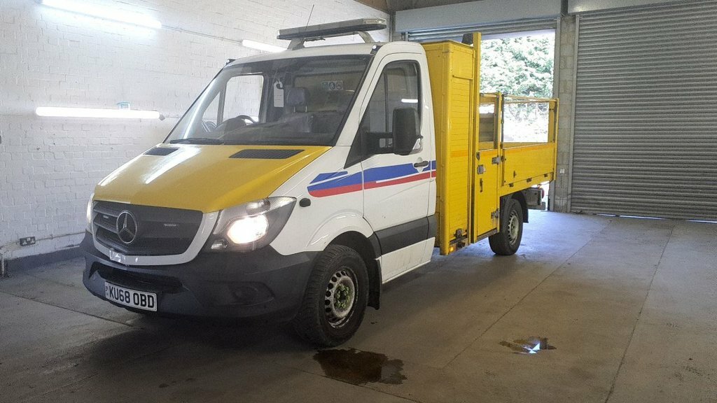 Mercedes-Benz Sprinter 2.1L Null KU68OBD White #2
