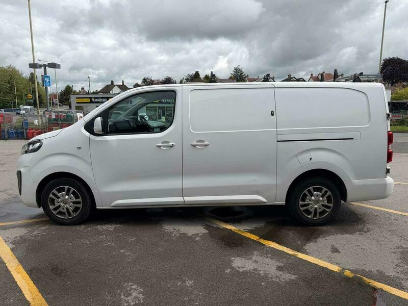 Vauxhall Vivaro 1.5 Turbo D 2900 DY21ZFZ White #4
