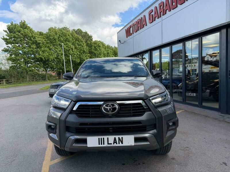 Toyota HILUX 2.8 D-4d-h Invincible X Brown #2