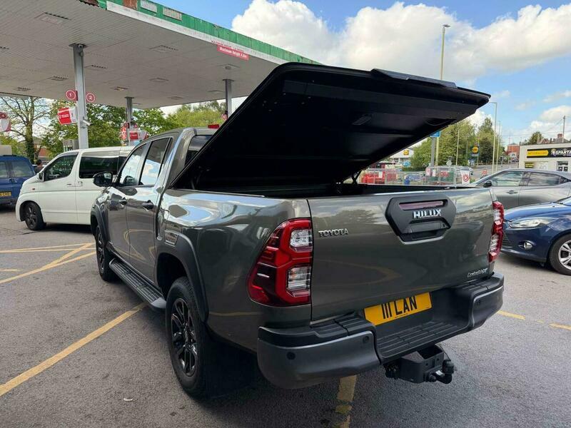 Toyota HILUX 2.8 D-4d-h Invincible X Brown #5