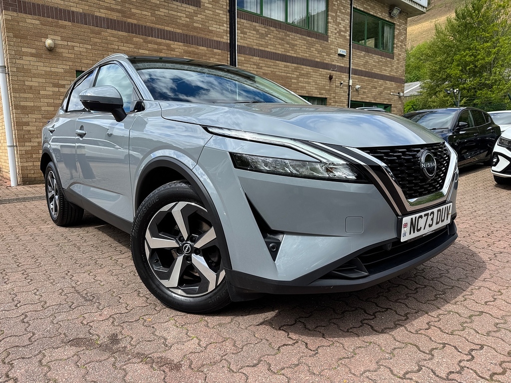 Nissan Qashqai Dig-t Mhev N-connecta Glass Roof Grey