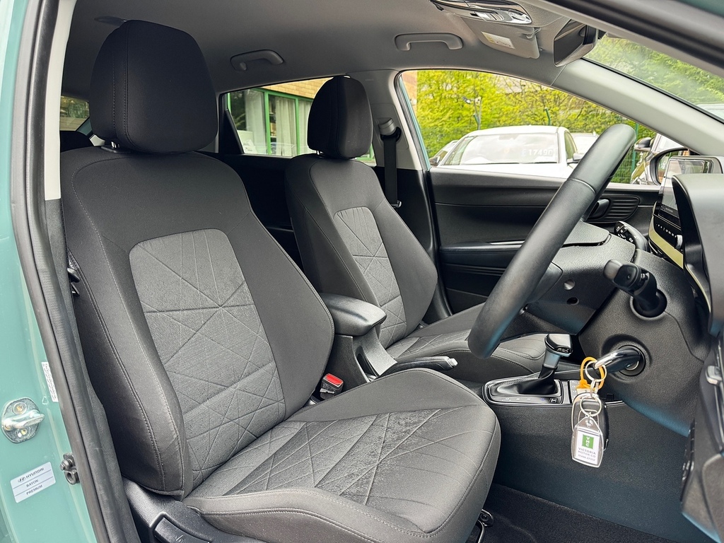 Hyundai Bayon T-gdi Mhev Premium PN23XHV Green #2