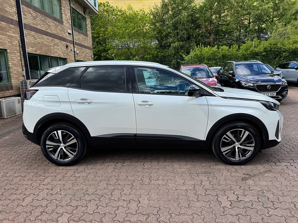 Peugeot 3008 Puretech Active Premium LS23ZLZ White #4