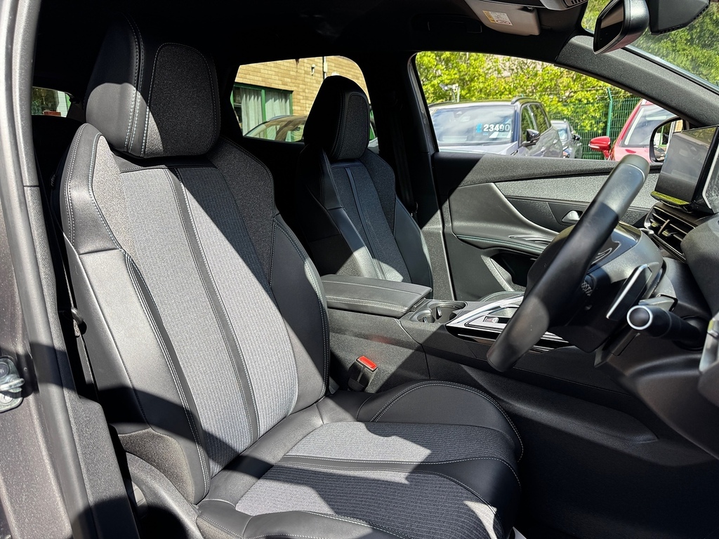 Peugeot 3008 Bluehdi Allure Premium PK23WUM Grey #2