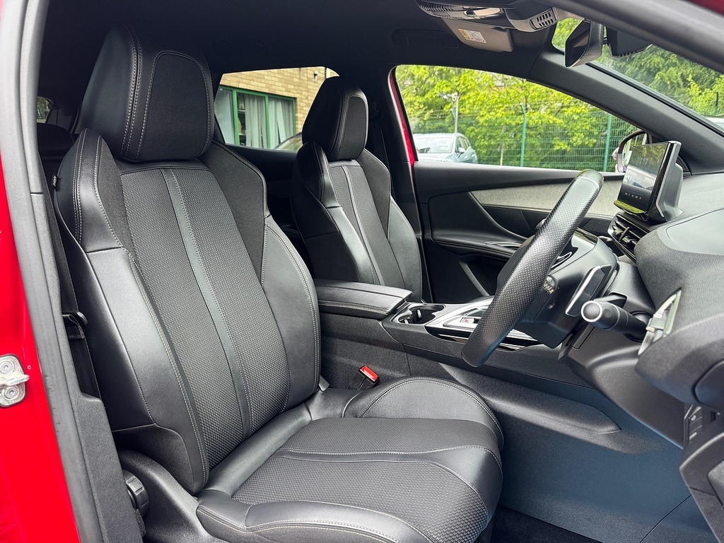 Peugeot 3008 Bluehdi Gt EJ23UFW Red #2