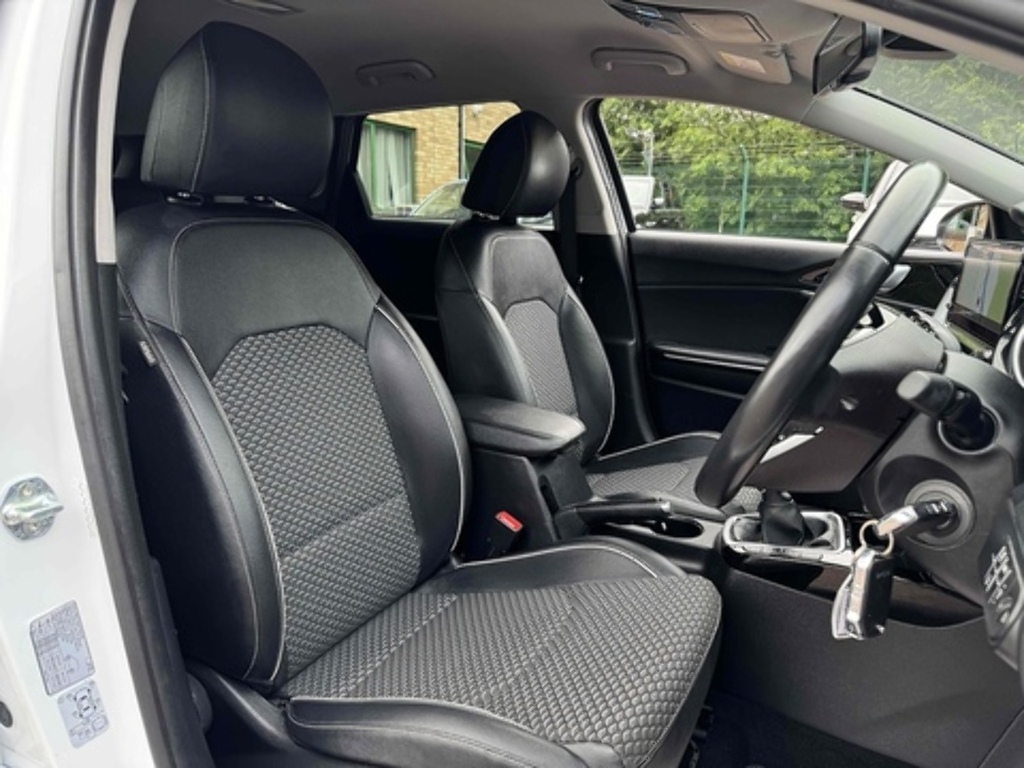 Kia Ceed T-gdi 3 YX22ZBY White #2