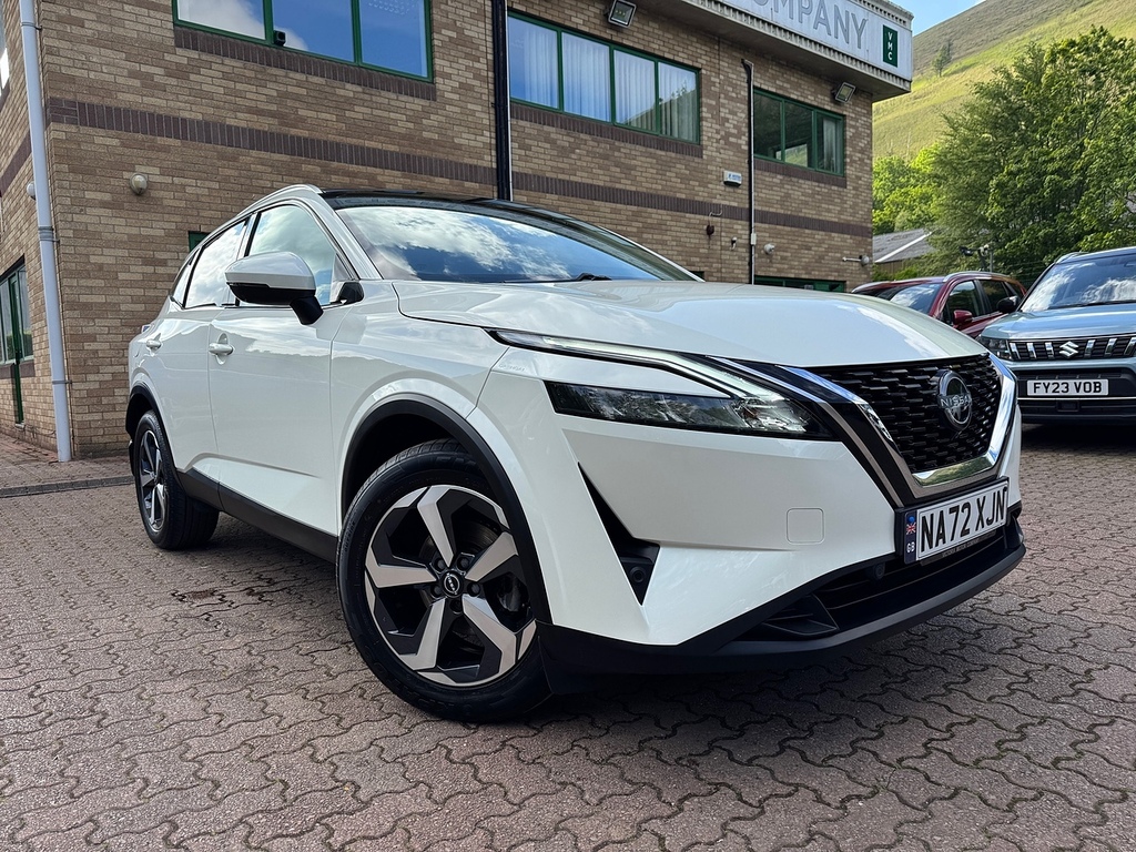 Nissan Qashqai Dig-t Mhev N-connecta Glass Roof White