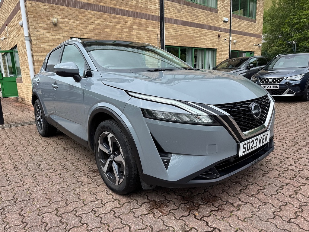 Nissan Qashqai Dig-t Mhev N-connectaglass Roof Grey