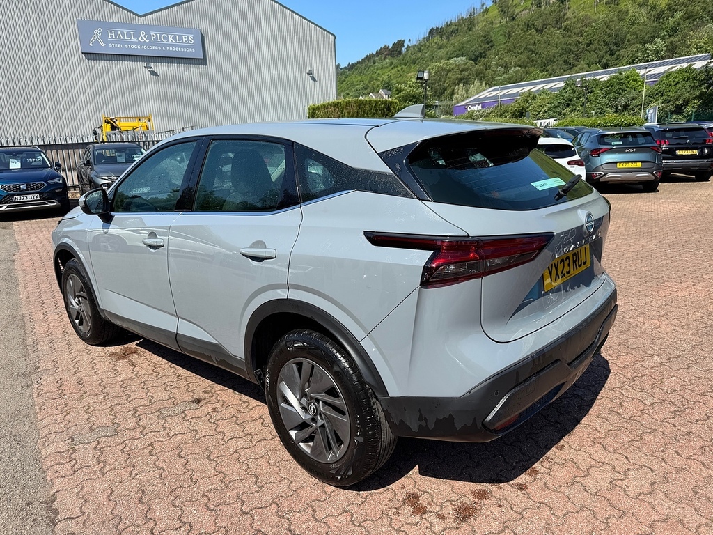 Nissan Qashqai Dig-t Mhev Acenta Premium YX23RUJ Grey #3
