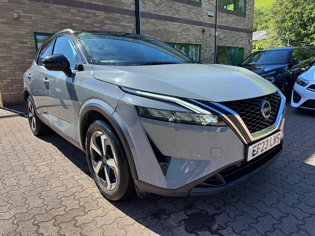 Nissan Qashqai Dig-t Mhev N-connecta Glass Roof Grey