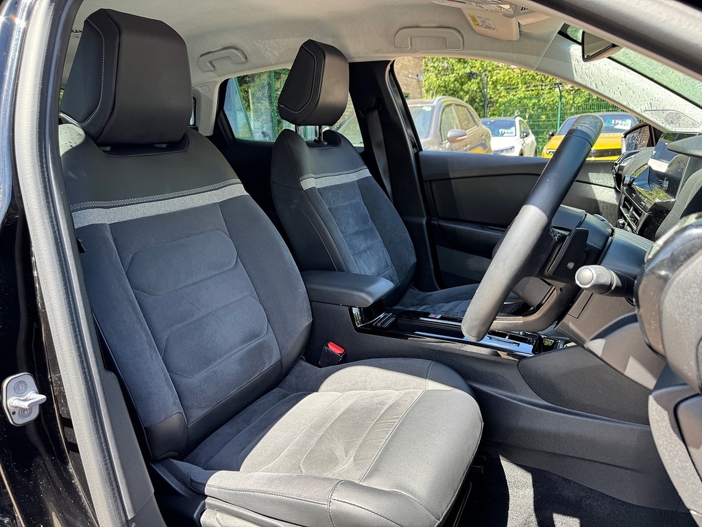 Citroen C4 Puretech Shine Plus YT23UWF Black #2