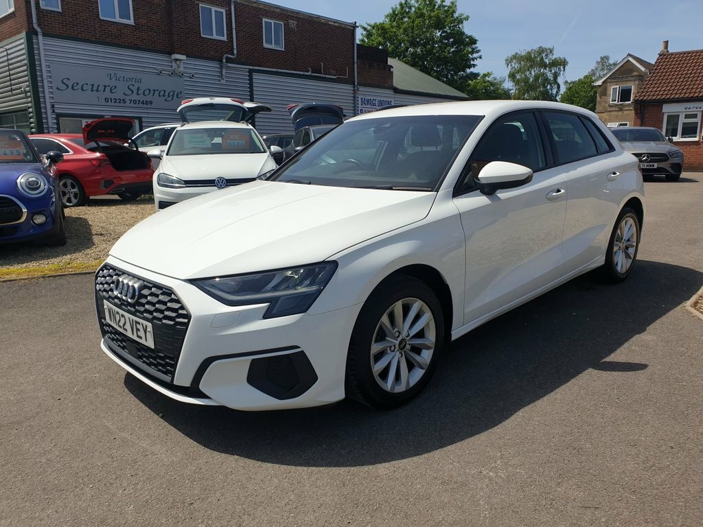 Audi A3 1L Technik WN22VEY White #3