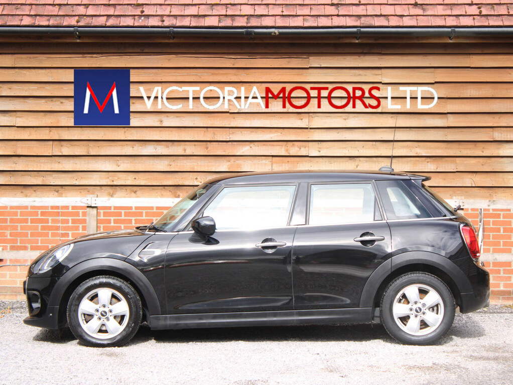 Mini Hatch 1.5 Cooper Classic Hatchback LD20VTJ Black #2