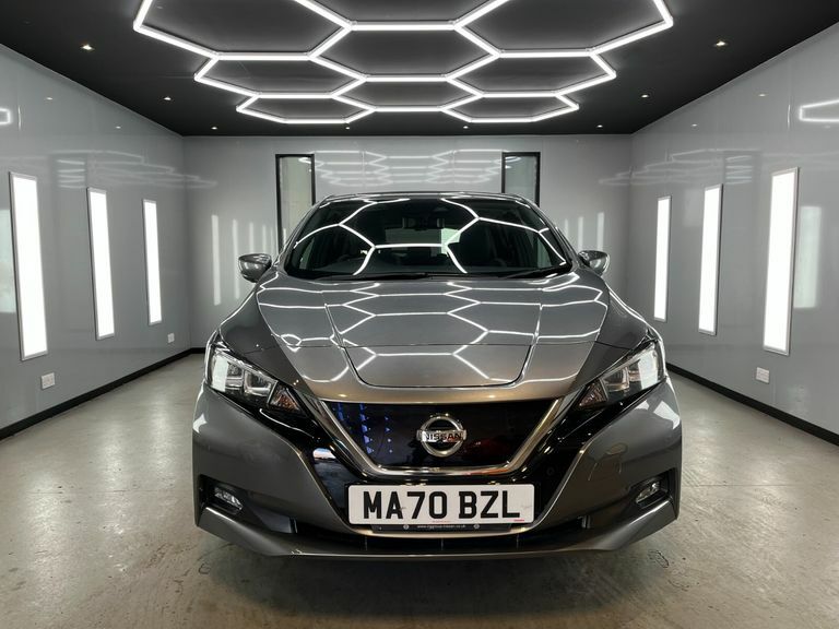 Nissan Leaf Tekna Grey #4