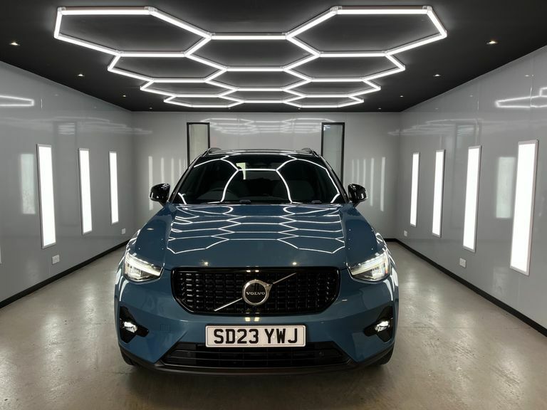 Volvo XC40 B3 Plus Mhev SD23YWJ Blue #4