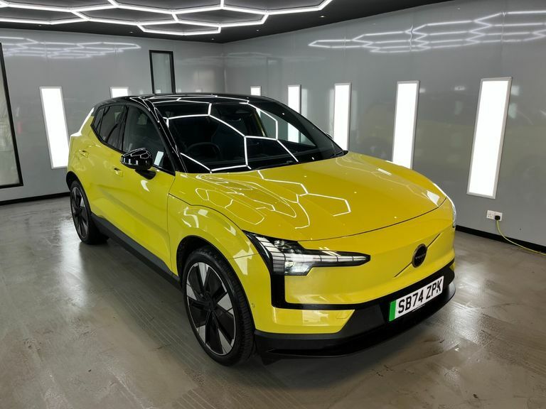 Volvo EX30 Ultra Yellow