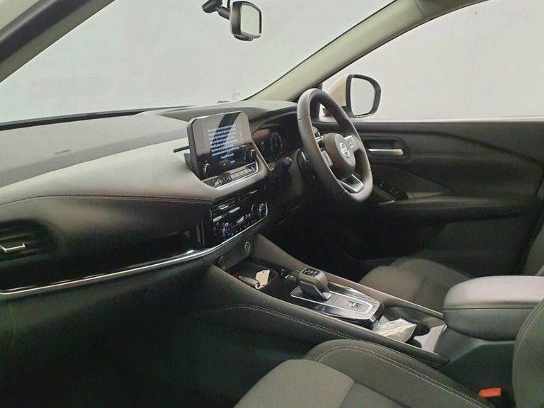 Nissan Qashqai Dig-t Premiere Edition Dct Mhev White