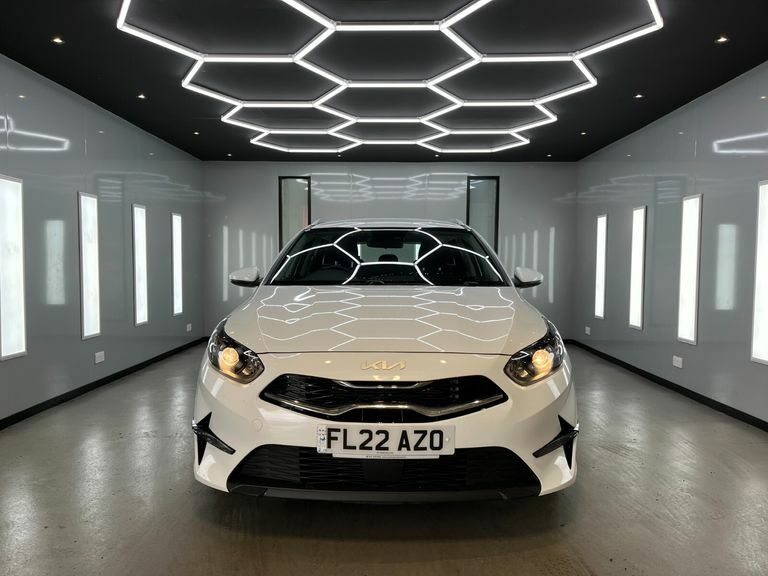 Kia Ceed Crdi 2 Nav Isg Mhev White #5