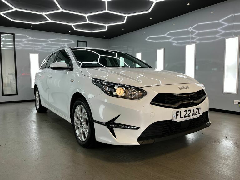 Kia Ceed Crdi 2 Nav Isg Mhev White #2