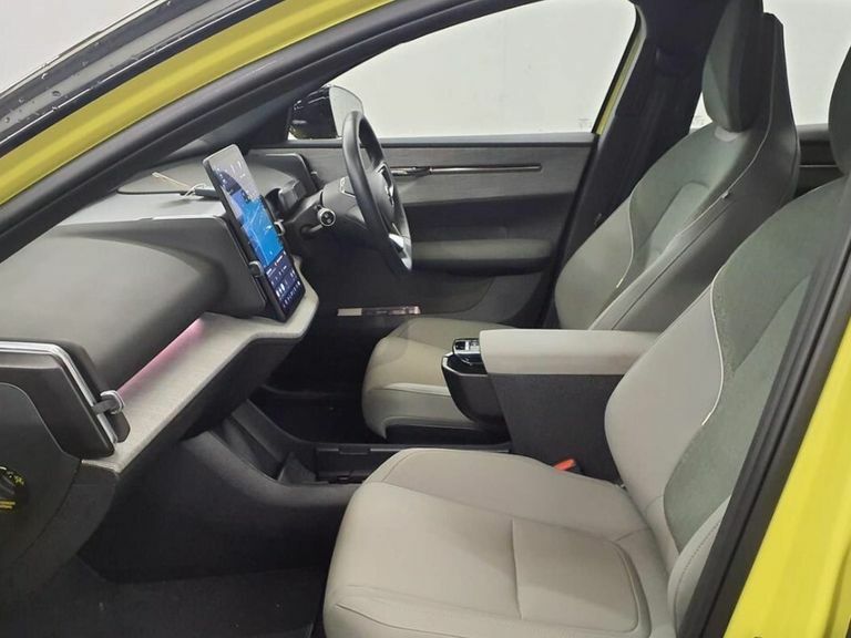 Volvo EX30 Plus Yellow