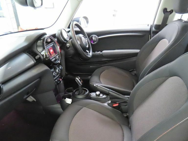 Mini Hatch Cooper Classic YC20FUY White #2