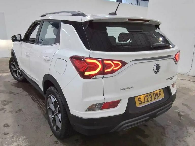 SsangYong Korando Ventura White