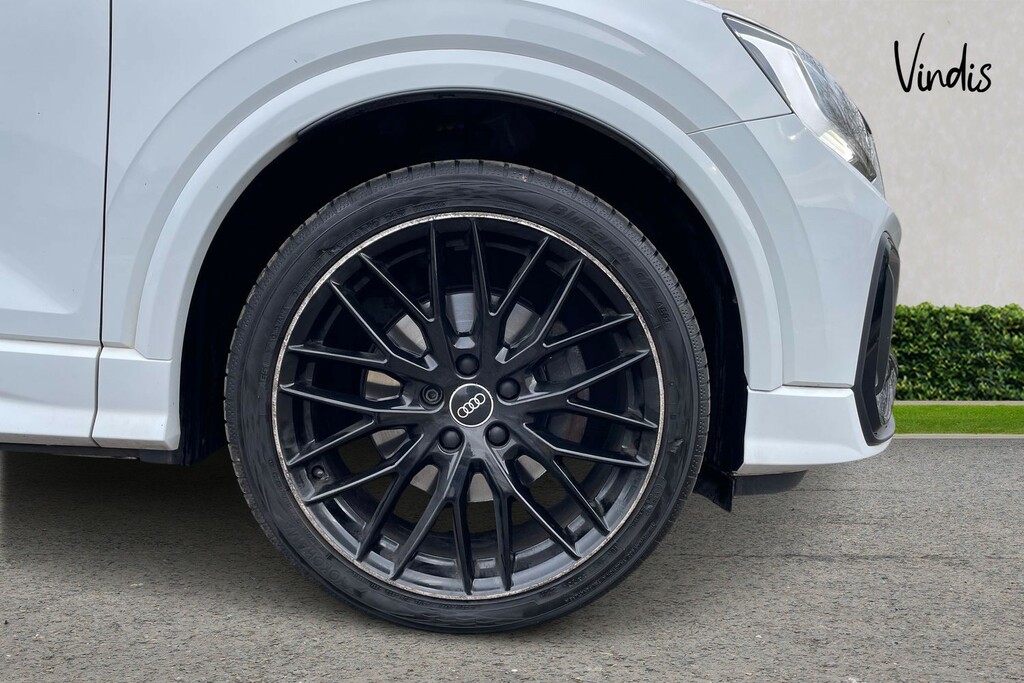 Audi Q2 Audi Q2 Black Edition 35 Tfsi 150 Ps S Tronic MT70ZNA White #5