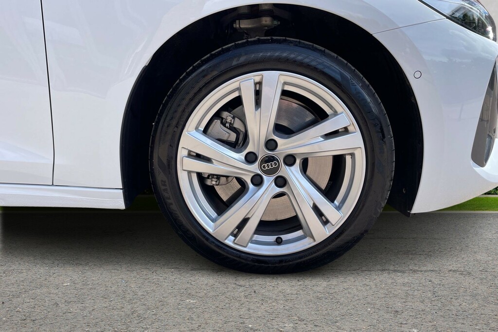Audi A5 Audi A5 Saloon Sport E-hybrid Quattro 299 Ps S Tro AJ75FLL White #5