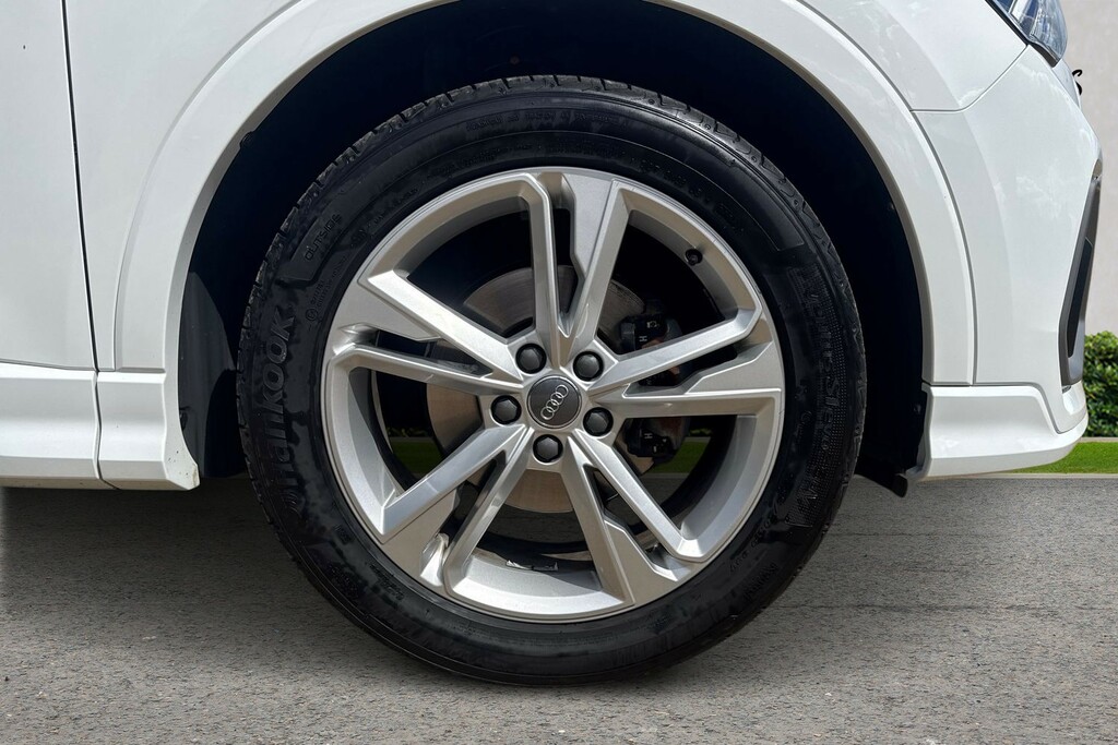 Audi Q3 Audi Q3 S Line 35 Tfsi 150 Ps S Tronic KV19SZR White #5