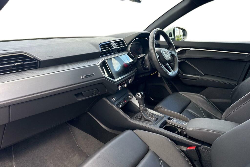 Audi Q3 Audi Q3 S Line 35 Tfsi 150 Ps S Tronic KV19SZR White #2