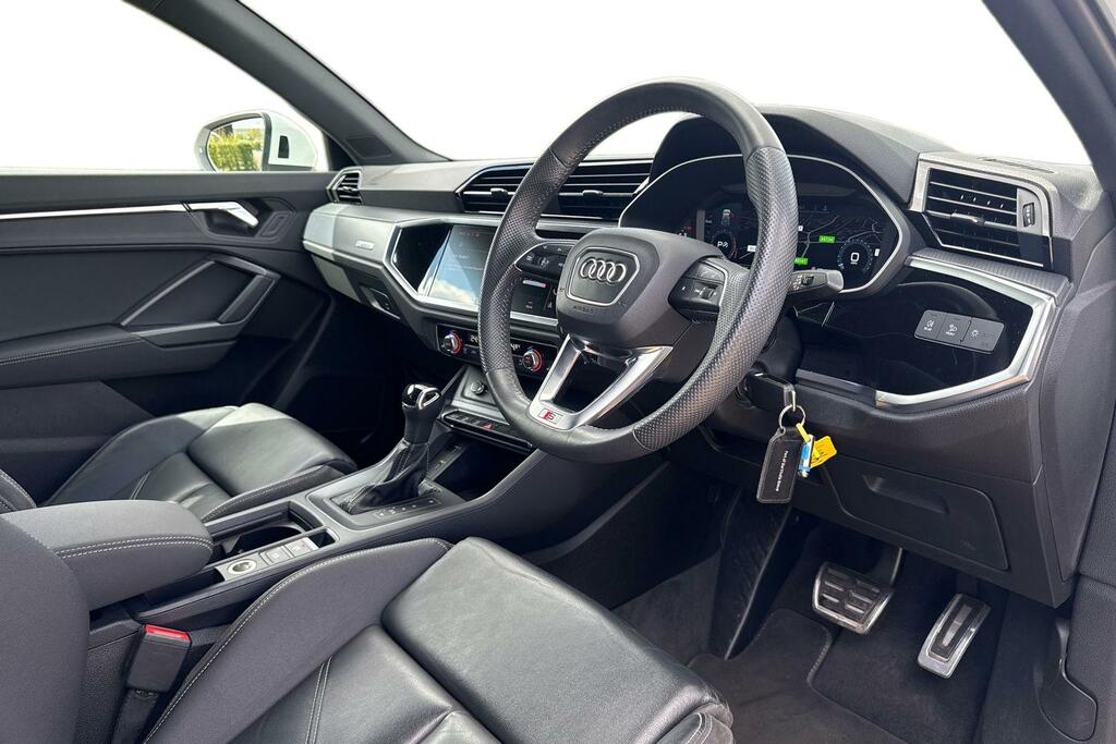 Audi Q3 Audi Q3 S Line 35 Tfsi 150 Ps S Tronic KV19SZR White #6