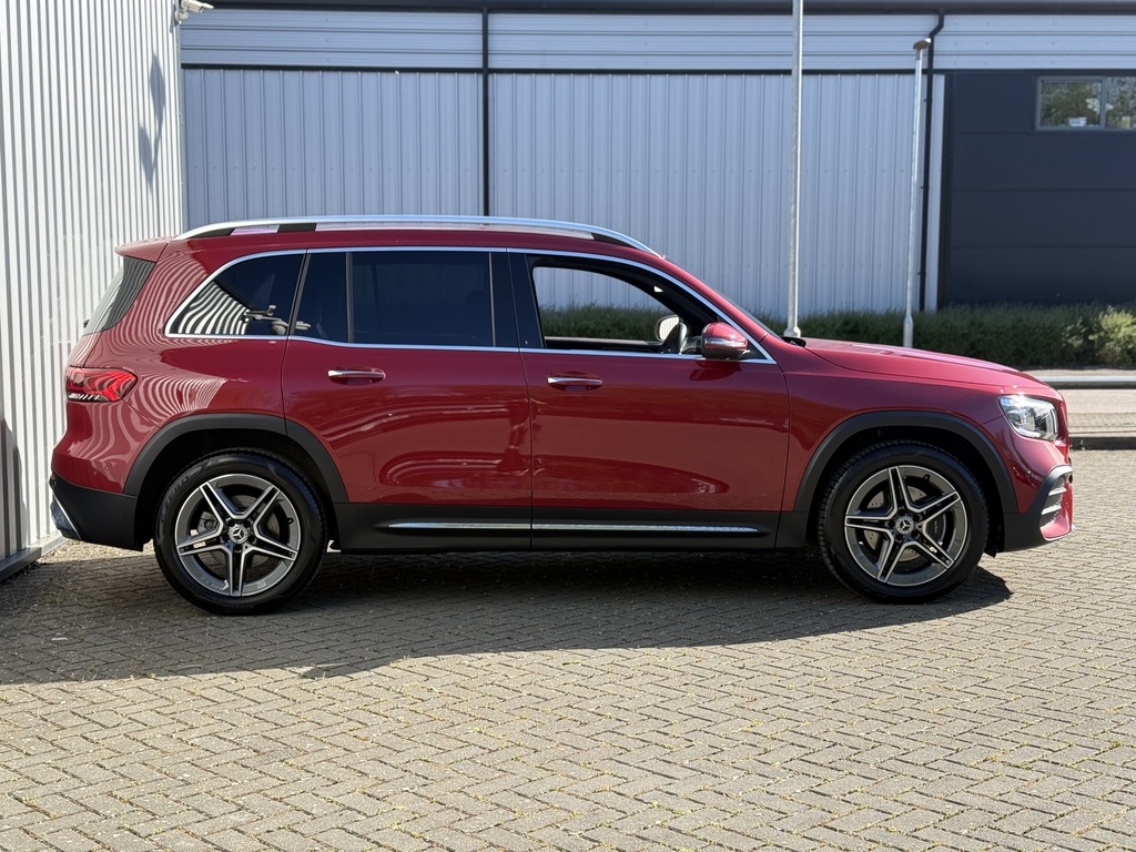Mercedes-Benz GLB Class Mercedes-benz Glb 200 Amg Line Premium Red #5