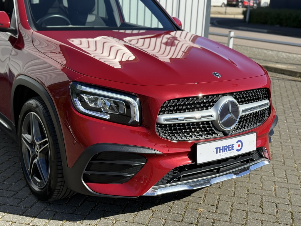 Mercedes-Benz GLB Class Mercedes-benz Glb 200 Amg Line Premium Red #4
