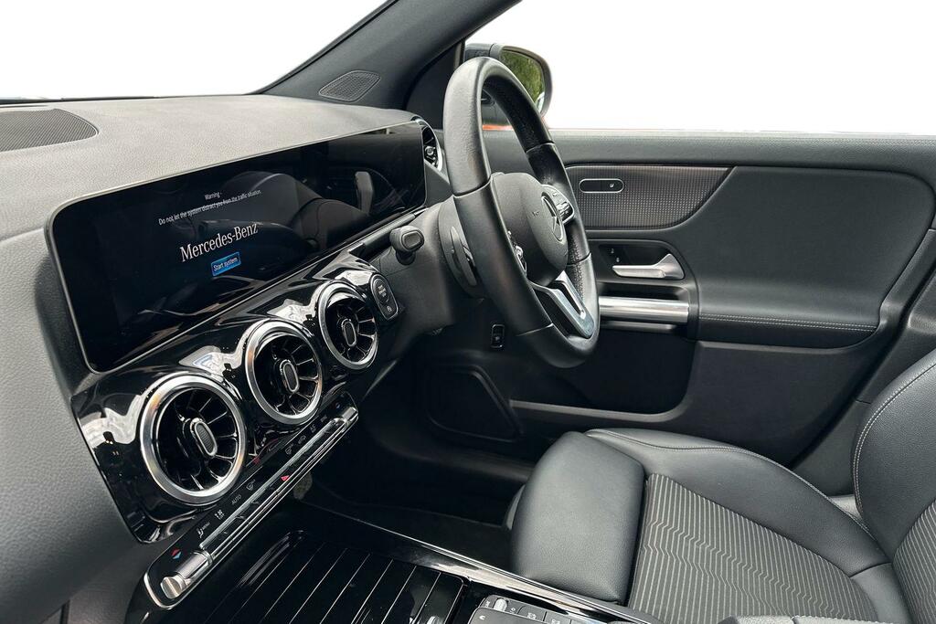 Mercedes-Benz GLA Class Mercedes-benz Gla 2.0 Gla200d Sport Executive Su Black #6
