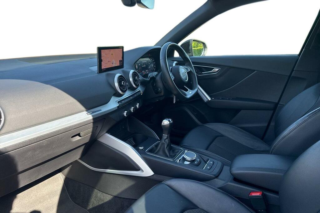 Audi Q2 Audi Q2 Black Edition 35 Tfsi 150 Ps 6-Speed AV71EFU Black #2