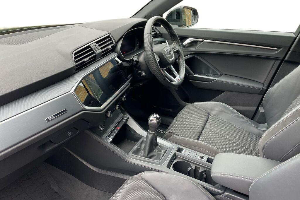 Audi Q3 Audi Q3 S Line 35 Tfsi 150 Ps 6-Speed AF20LCT Black #2