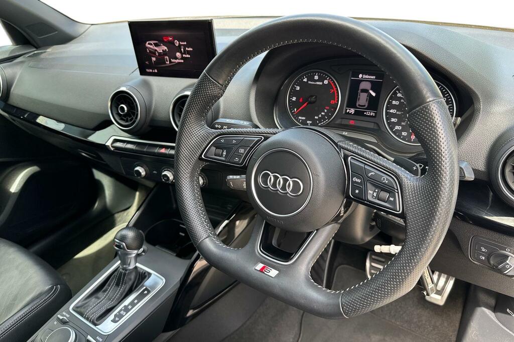 Audi Q2 Audi Q2 Black Edition 35 Tfsi 150 Ps S Tronic AG19RVF White #6