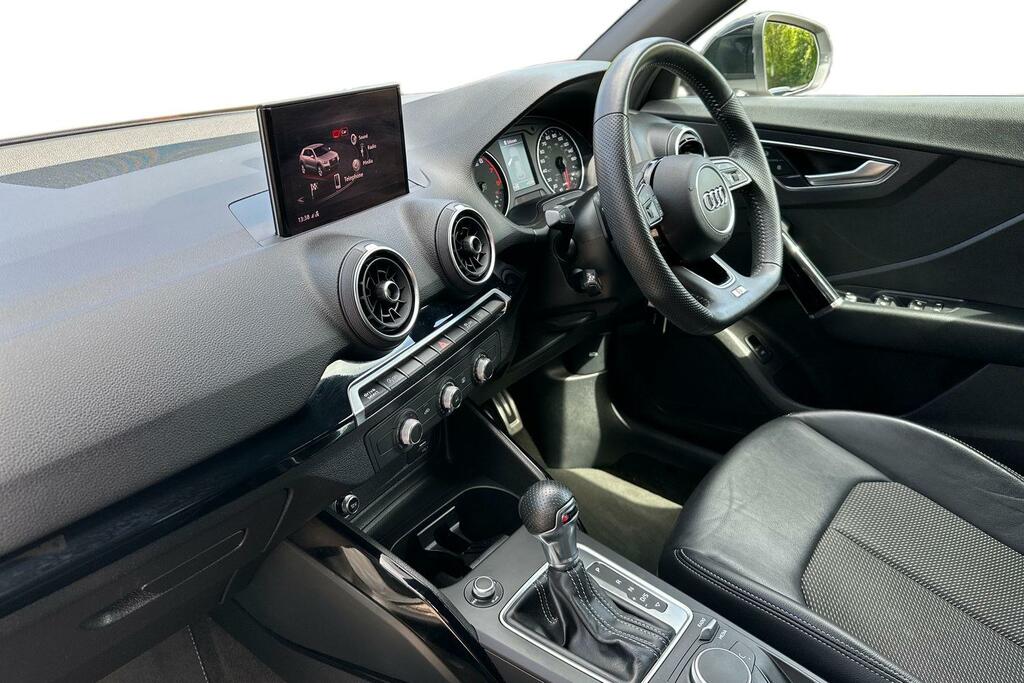 Audi Q2 Audi Q2 Black Edition 35 Tfsi 150 Ps S Tronic AG19RVF White #2
