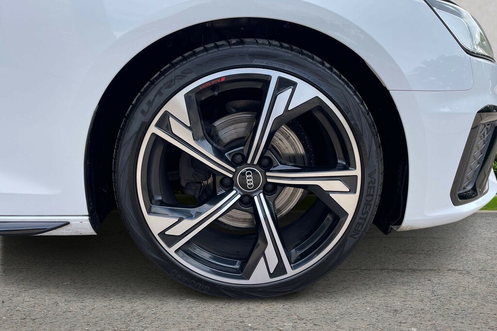 Audi A4 Audi A4 Black Edition 35 Tdi 163 Ps S Tronic AK22ZZH White #5