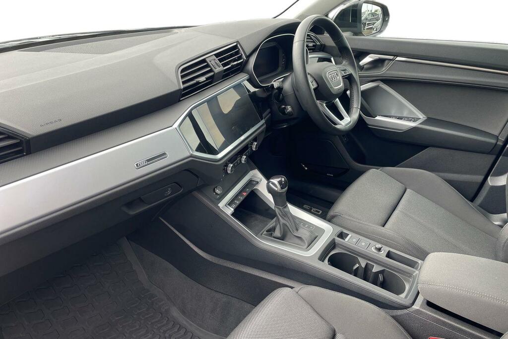 Audi Q3 Audi Q3 Sport 35 Tdi 150 Ps S Tronic KT72OFD Black #2