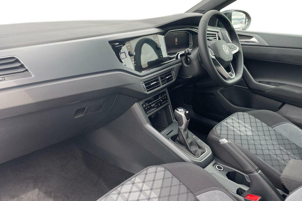 Volkswagen Taigo Volkswagen Taigo Hatchback 1.5 Tsi 150 Black Editi AF26WYM Silver #2