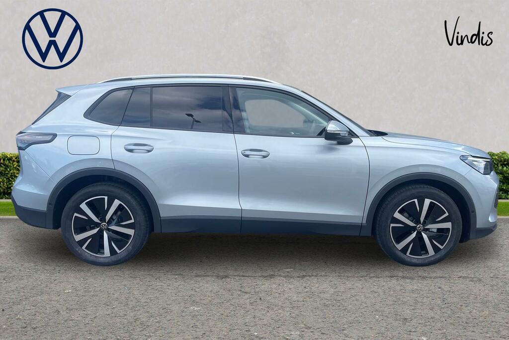 Volkswagen Tiguan Volkswagen Tiguan Estate 1.5 Etsi 150 Match Ds AF26RVO Silver #4