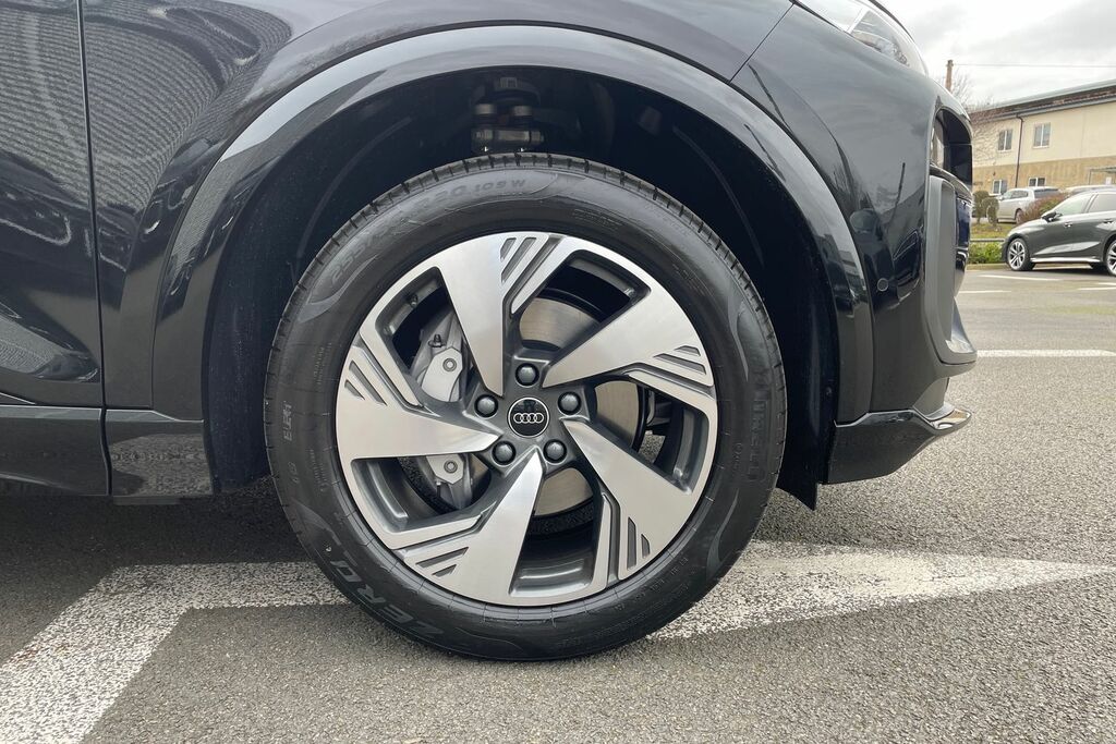Audi Q6 E-Tron Audi Q6 E-tron Sportback Sportback Q6 S Line E-tro AK75WNX Black #5