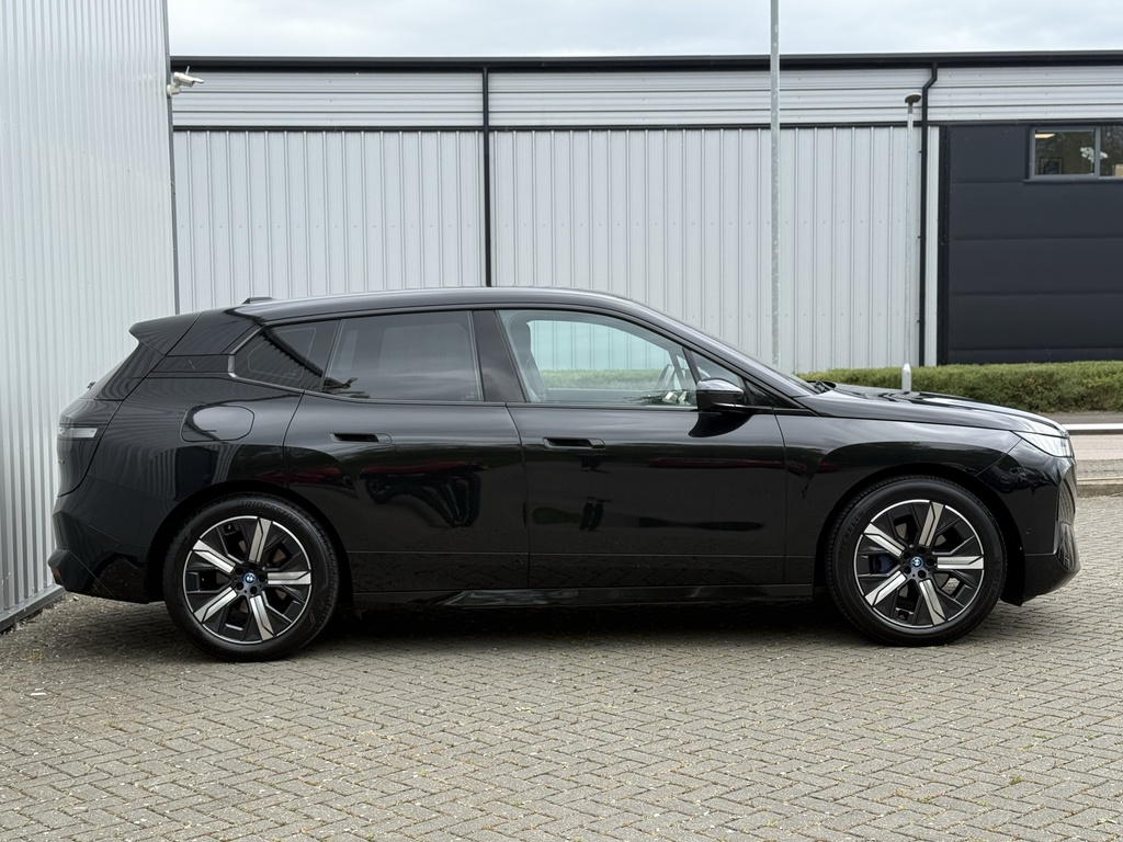 BMW iX Bmw IX Xdrive50 M Sport YN23JFU Black #3