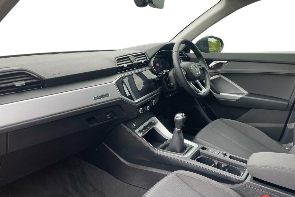 Audi Q3 Audi Q3 Technik 35 Tfsi 150 Ps 6-Speed KS72WML Grey #2